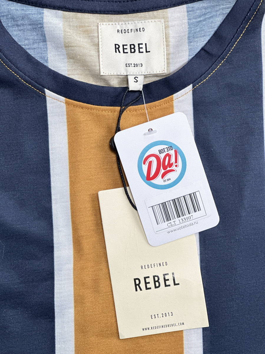 Футболка Rebel