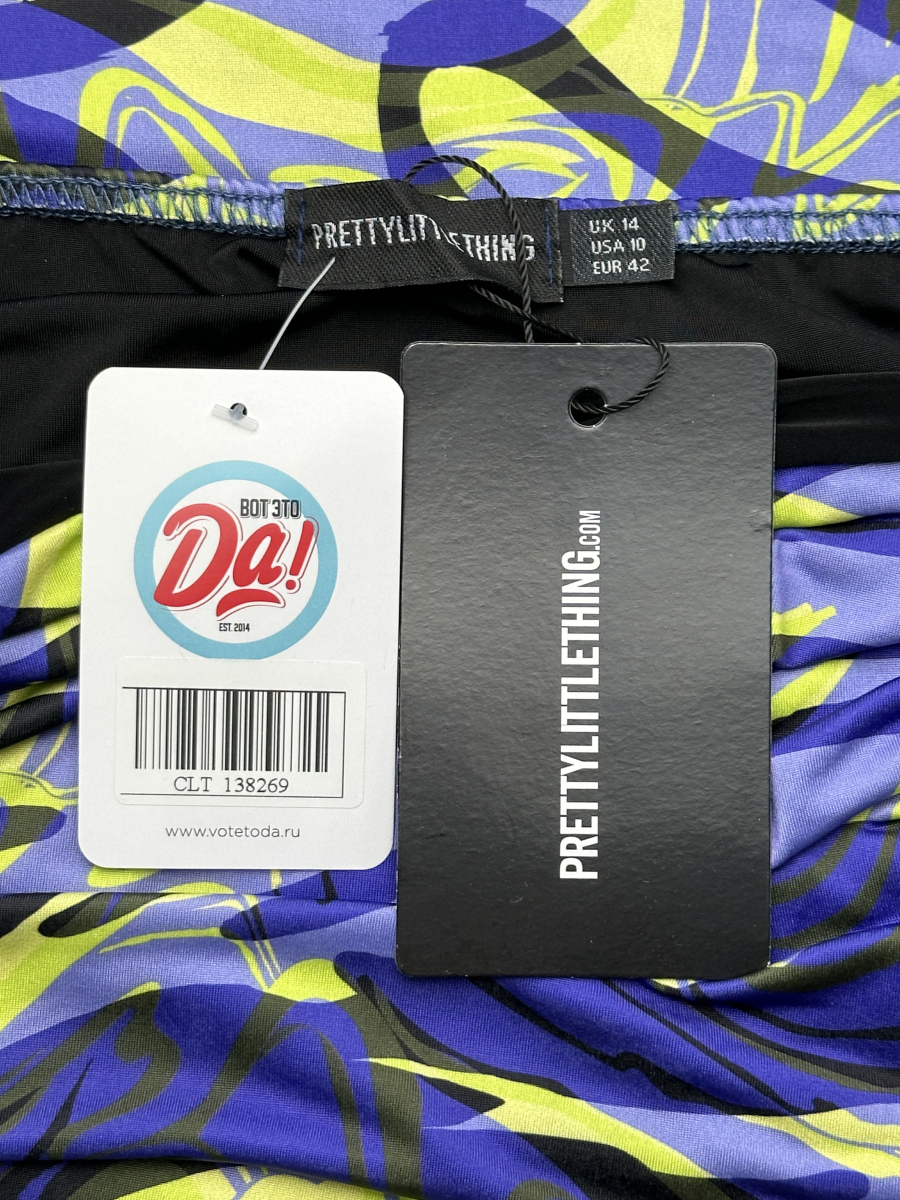 Платье Prettylittlething