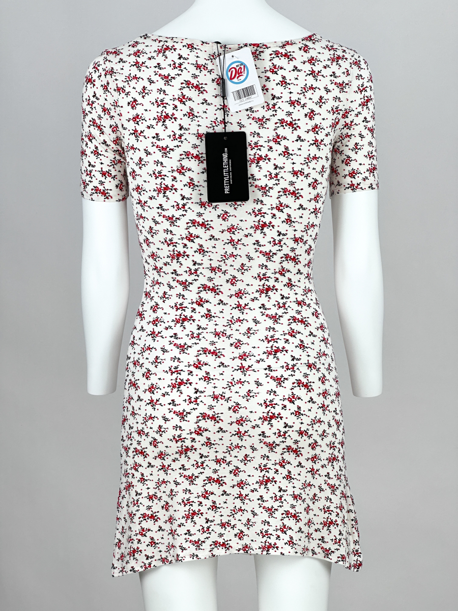 Платье Prettylittlething
